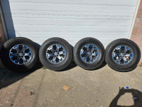 Nissan Frontier 4X4 Pro-4X factory wheels and tires 