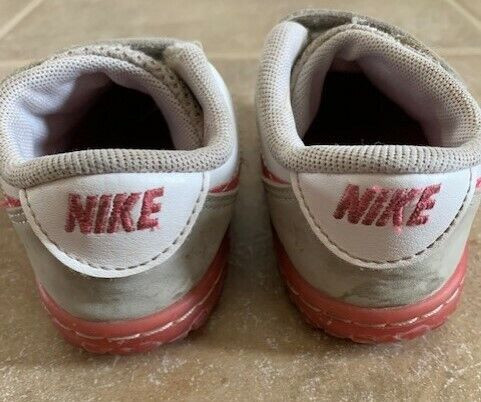 Nike Milestones Sensory Motion System Toddler Shoes Size 6C in Clothing - 18-24 Months in London - Image 2