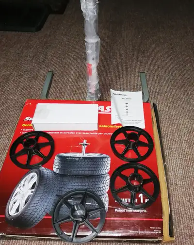 Support montable pour entreposer 4 roues avec pneus - un coup monté la hauteur est de 44 pouces. Sim...