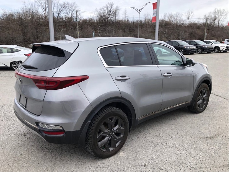 Lease takeover 2022 Kia sportage nightsky edition Autos et camions