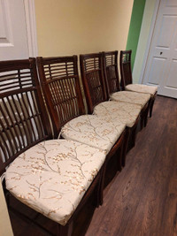 5 dining chairs in great condition 