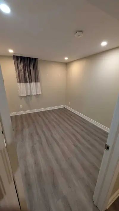 **Executive Private Bedroom with Ensuite Washroom near to Prime Square One Location** Welcome to thi...