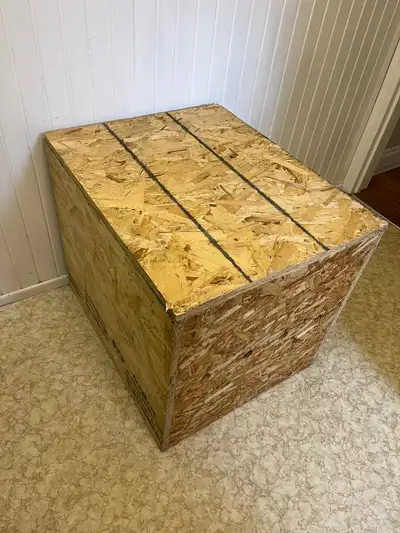 Fabricated from 3/4” Aspenite. Measures: 27.75” x 22.75” x 23.5” tall. Fitted with egg crate foam as...