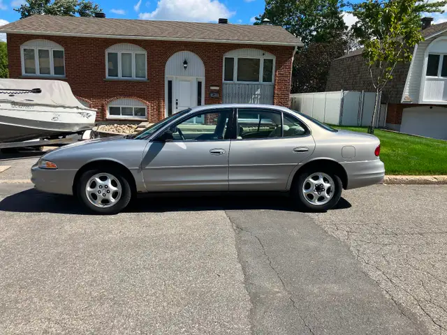 1999 Oldsmobile Integra 4 Door Car