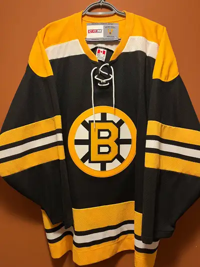 CCM Boston Bruins Jersey Size Large