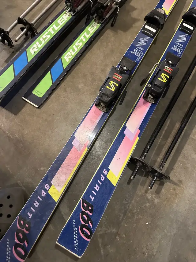 Two pairs retro downhill skis dynastar tecno in Ski in Edmonton - Image 4