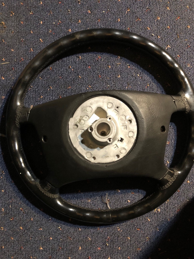BMW e36 3er 3 series steering wheel and air bag in Other Parts & Accessories in Mississauga / Peel Region - Image 2