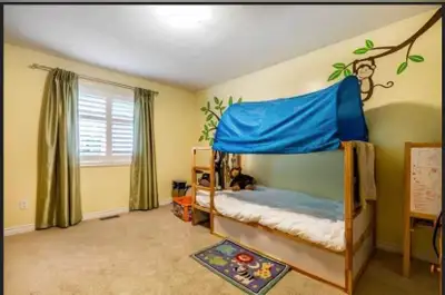 Private room available for from April 1st or mid march . Spacious Room with walk-in Closet. All amen...