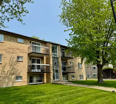 4 1/2 grande chambre et 1 petite chambre servant de bureau construction 2023, 1228$ libre dès mainte...