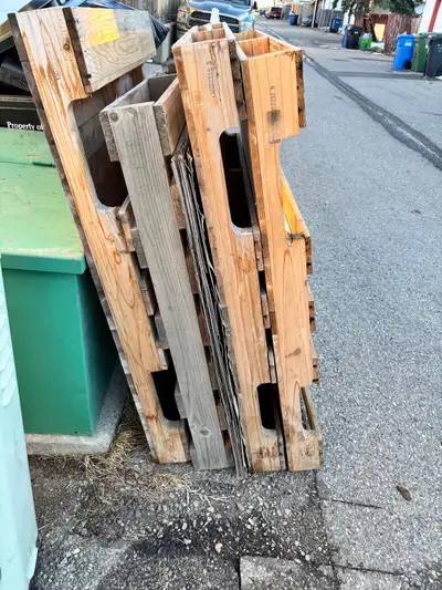 free pallets in alley, View more
