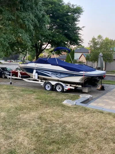 I am selling my 2011 Rinker Captiva 226, a versatile bowrider perfect for family fun on the water, e...