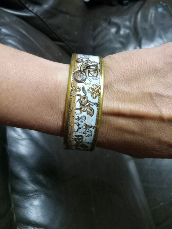 VINTAGE HERMES "horse&carriage" bangle bracelet  in Jewellery & Watches in St. Catharines - Image 3
