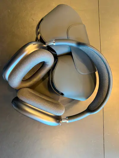 Apple AirPods Max Lightning Space Grey MGYH3LL/A - Like New, View more