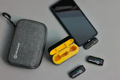 Hollyland Lark C1 Wireless mics for iOS smartphones (Black), View more