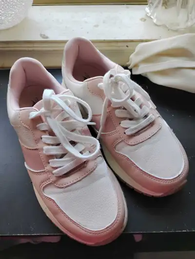 Women's Size 6 Running Shoes, View more