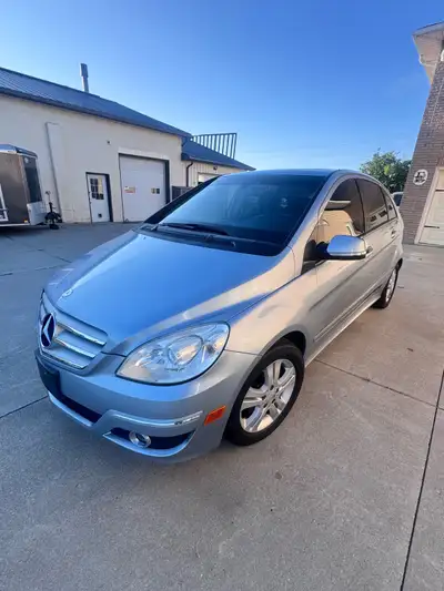 2009 MERCEDES B200 NEW BRAKES NEW BATTERY INSTALLED RECENTLY FRESH OIL CHANGE AND AIR FILTER GREAT C...
