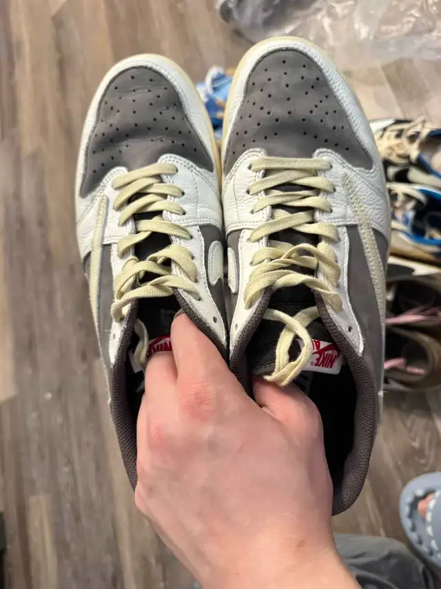 Jordan 1 Retro Low OG SP Travis Scott Reverse Mocha in Men's Shoes in City of Toronto - Image 4