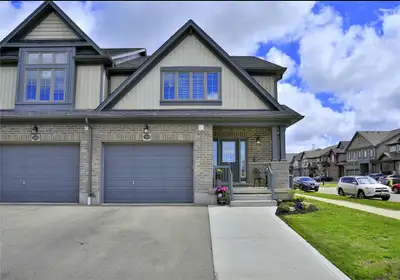 3 bed 2.5 bath townhome for rent - Waterloo