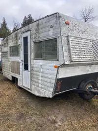 15’ shasta retro vintage camper trailer office small bunkie rest