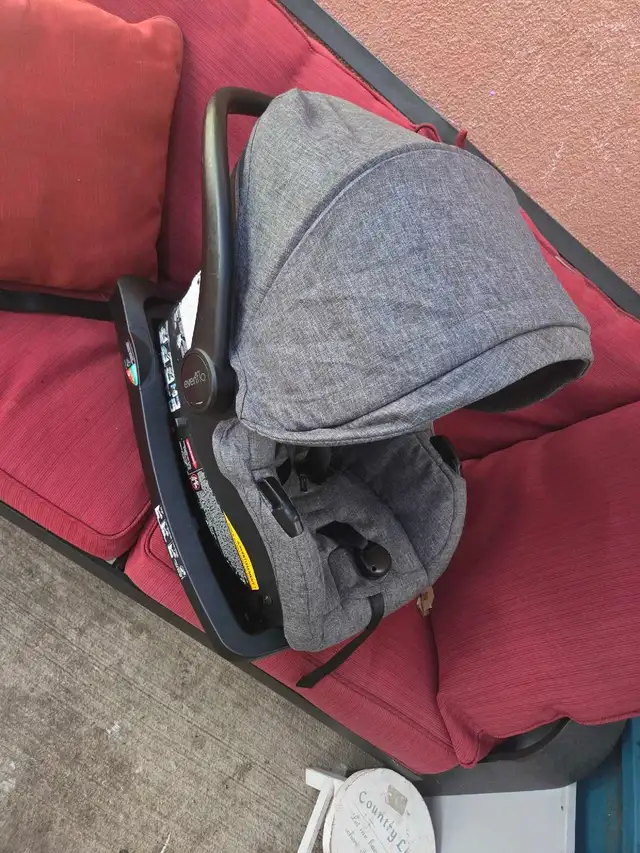 Evenflo Infant Car Seat in Strollers, Carriers & Car Seats in Brantford - Image 2