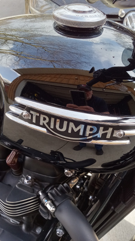 Triumph Bonneville T120 Black in Street, Cruisers & Choppers in Cambridge - Image 3