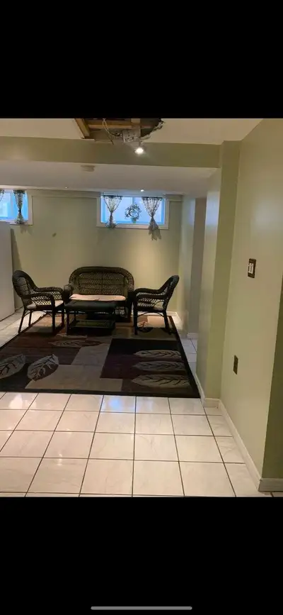 Sharing room Scarborough (female student)