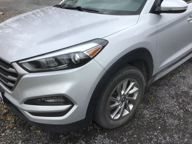 2017 Tuscon Hyundai for sale in Cars & Trucks in Ottawa - Image 2