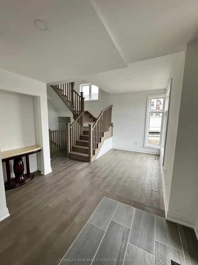 End Unit Townhouse for Rent in Oak Ridges $4000 in Long Term Rentals in Markham / York Region - Image 4