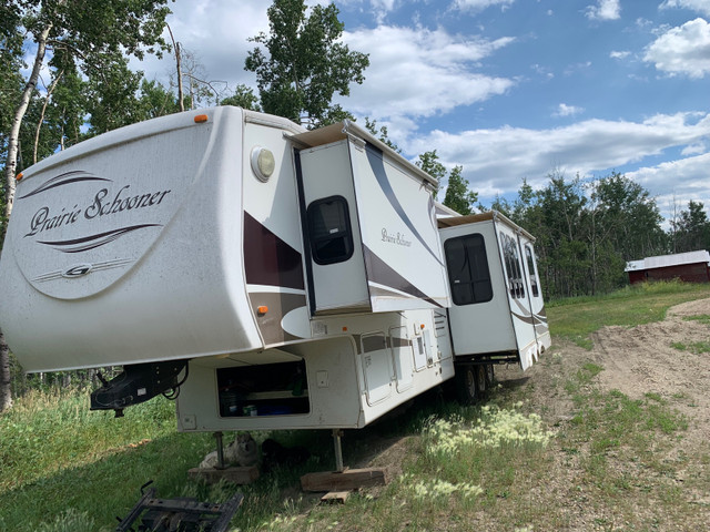 2007 fifth wheel holiday trailer in Holiday, Event & Seasonal in Grande Prairie