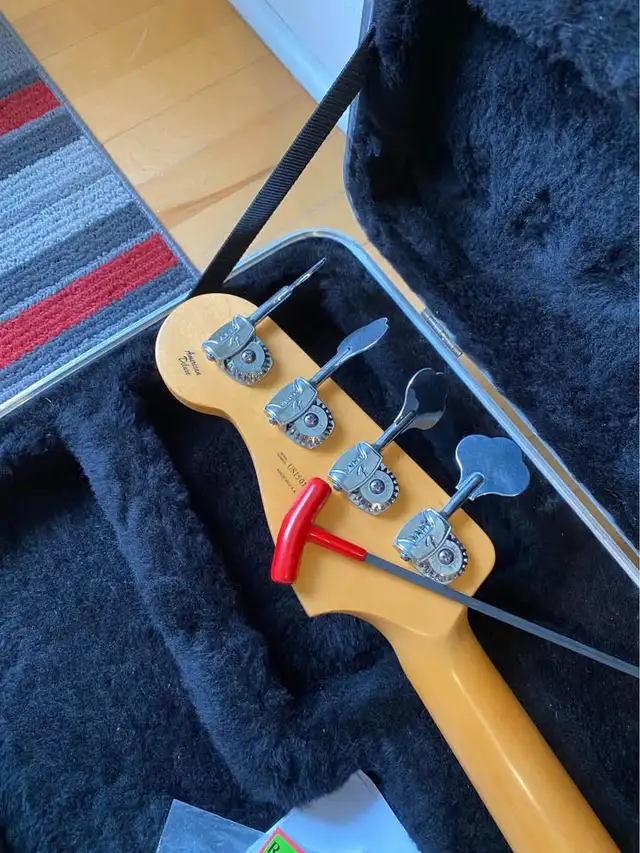 Fender Precision American Deluxe (USA)62863258990979123