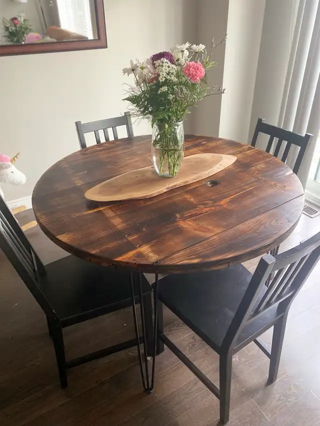 spool kitchen table in Dining Tables & Sets in Ottawa - Image 2