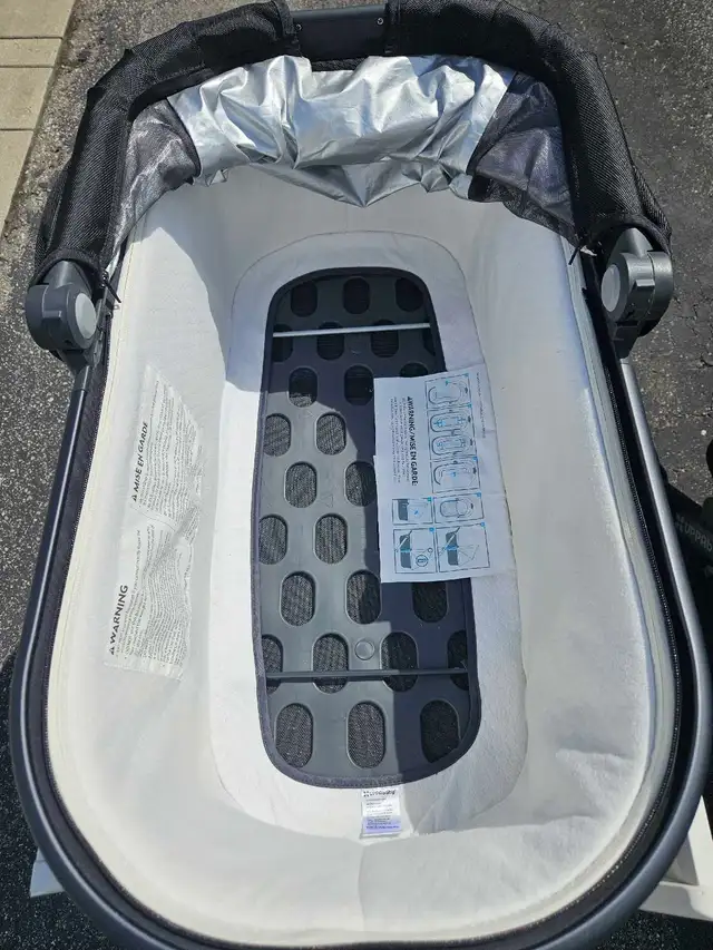 Uppababy Vista 2015 Full Set (Single to Double Stroller) in Strollers, Carriers & Car Seats in Markham / York Region - Image 6