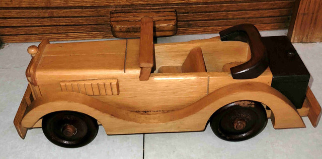Wooden car Packard in Toys & Games in Lethbridge