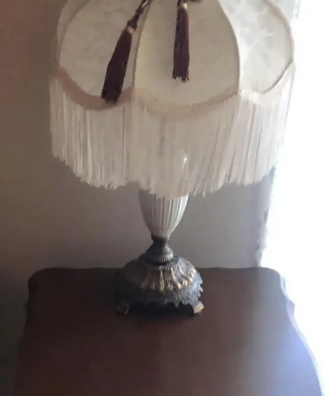 Vintage Table Lamp in Indoor Lighting & Fans in Kitchener / Waterloo - Image 3