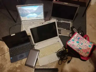 Used Laptops Best offer. They all turn on. On one of them i can't remember the screen password. 2 De...