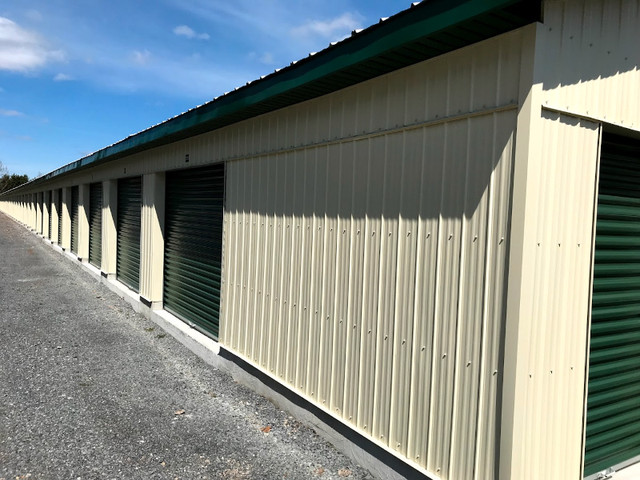 CHEAP STORAGE UNITS. GANANOQUE ONTARIO. in Other in Kingston