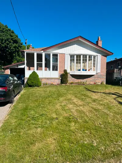 3 Bed 1 washroom House(Main Floor) for Rent in Scarborough