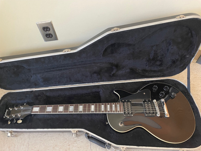 Early 1990’s Epiphone with Hardshell Case in Guitars in Dartmouth - Image 4
