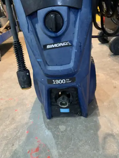 Has several interchangeable nozzles. Hoses have some taping. 1.8 GPM 1900 PSI