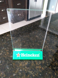 Enseigne en acrylique pour table Heineken, decoration heineken