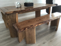 Table et bancs en bois