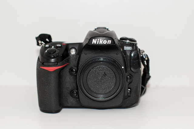 NIkon D300 DSLR Body dans Appareils photo et caméras  à Ville de Montréal