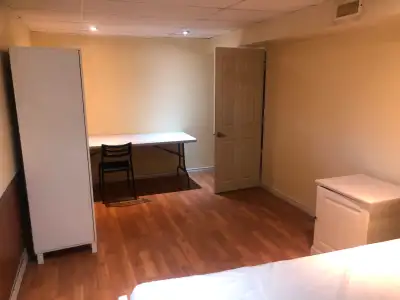 Master bedroom new queen bed and matress and new computer desk glass Walk to Walmart go station Burl...