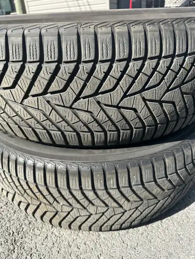 4 pneus hiver Yokohama - 4 Winter Tires Yokohama 7/32 Blue earth winter V905 225/55 R19 V99