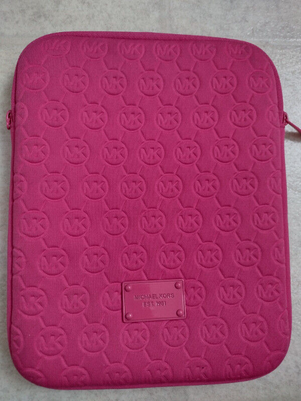 Michael Kors ipad case, good condition, $20 in iPads & Tablets in Edmonton