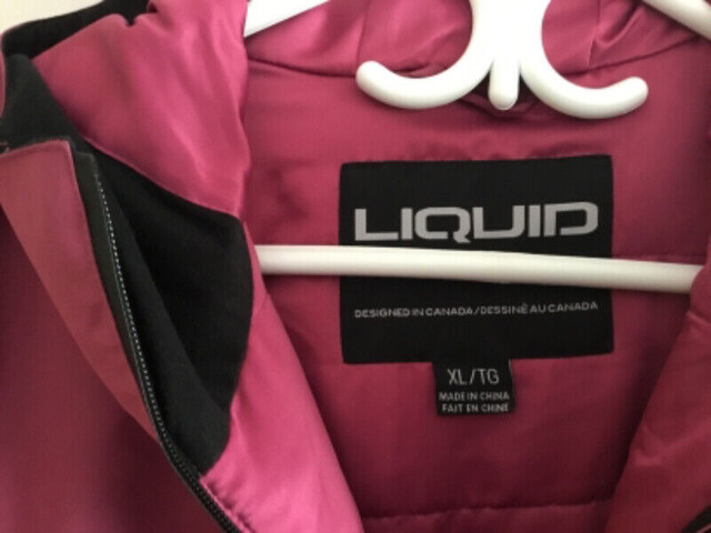 Liquid size XL snowboarding jacket in Women's - Tops & Outerwear in Owen Sound - Image 2