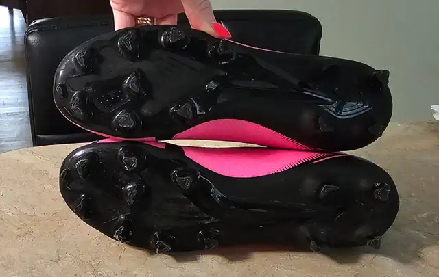 Puma Ultra Match Laceless LL FG/AG Soccer Shoes in Size CA 5.0. in Soccer in Ottawa - Image 7