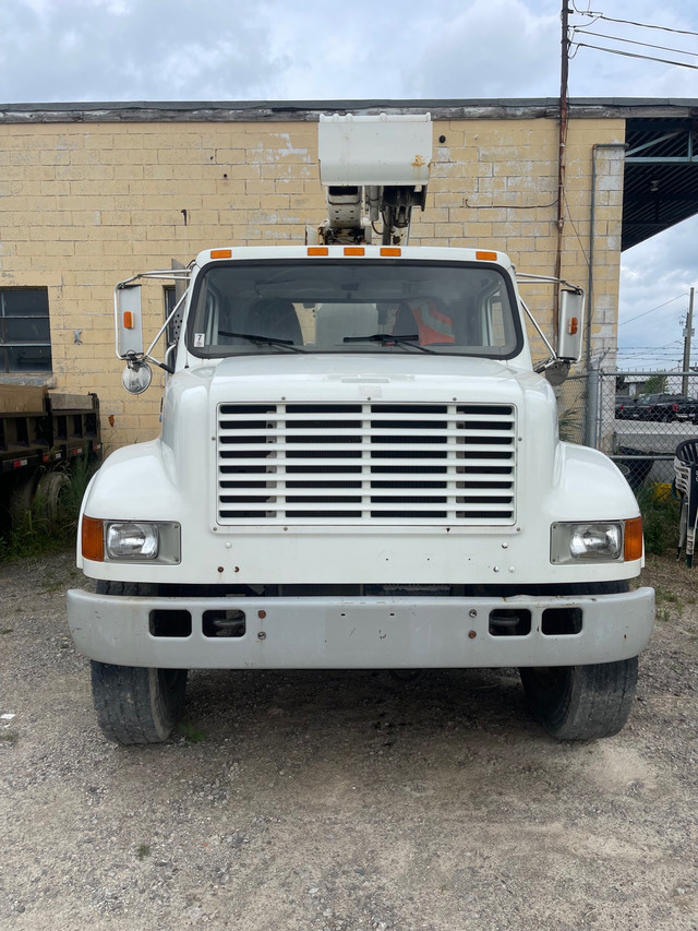 1999 International Boom Truck in Cars & Trucks in St. Catharines