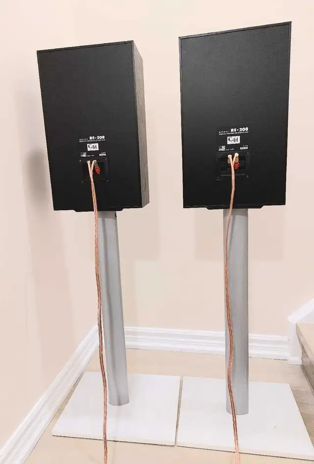 CAH BS-208 Speakers & Stand in Speakers in Markham / York Region - Image 3