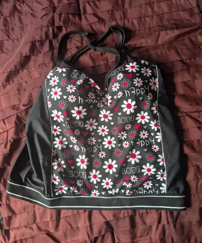 un haut de maillot de bain , View more